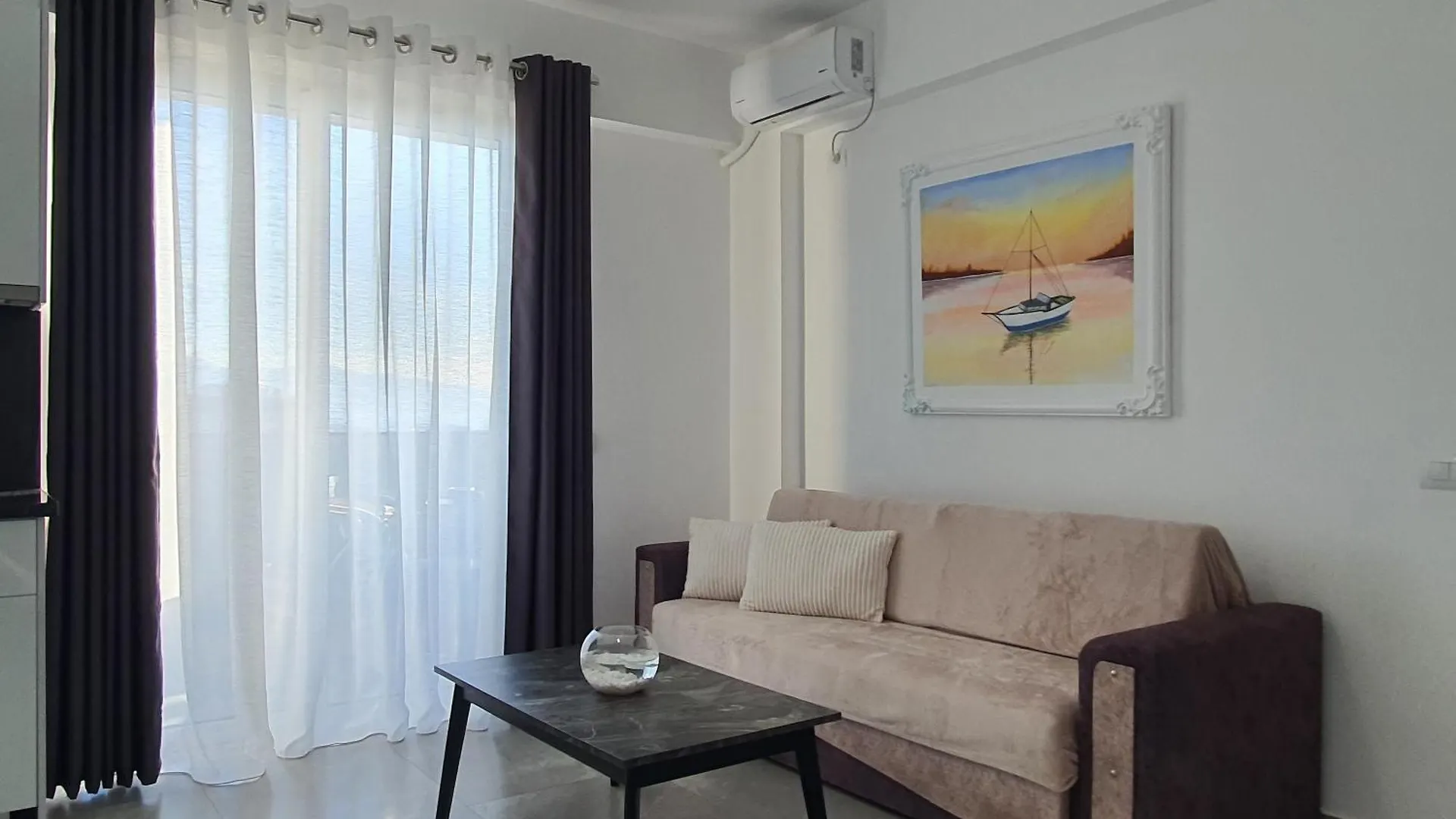 Flore Rooms Sarande Apartment
