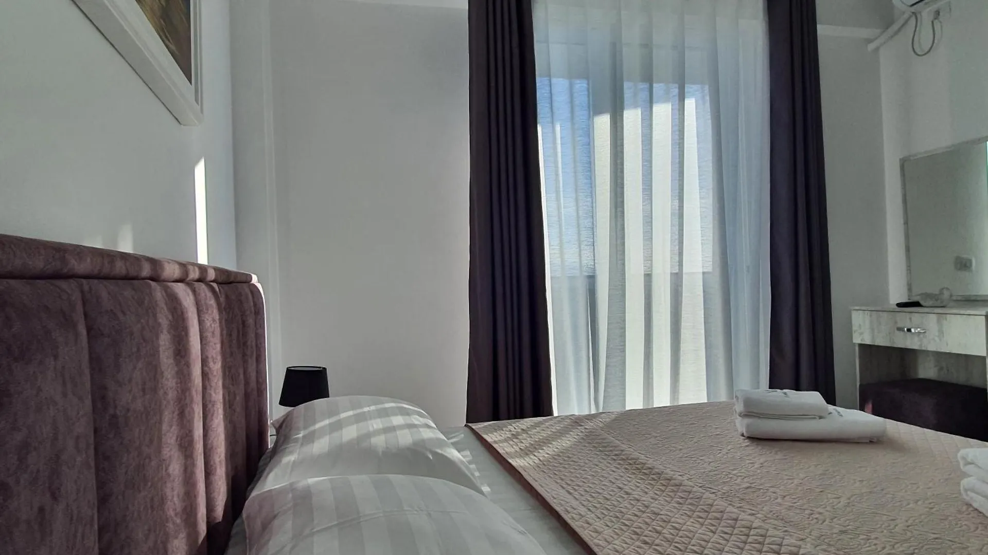 Flore Rooms Sarande