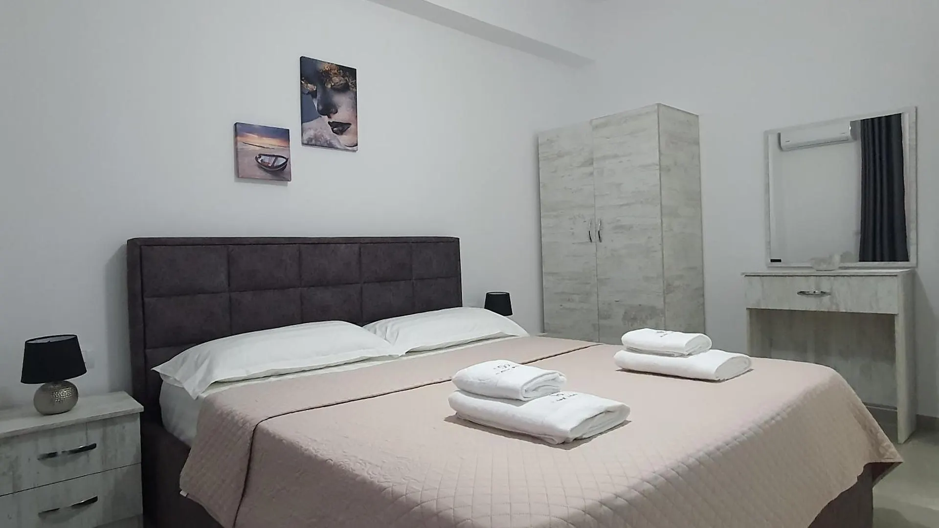 Flore Rooms Sarande Albania