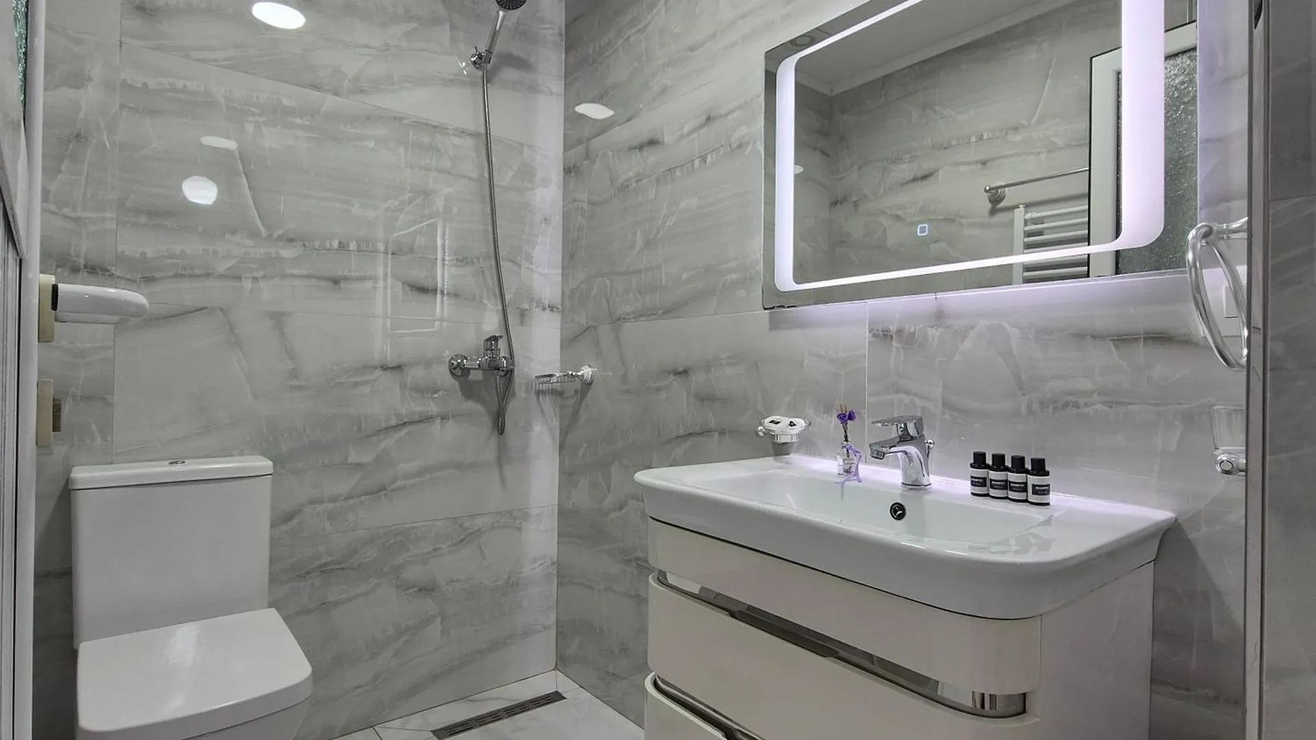 Apartment Flore Rooms Sarande