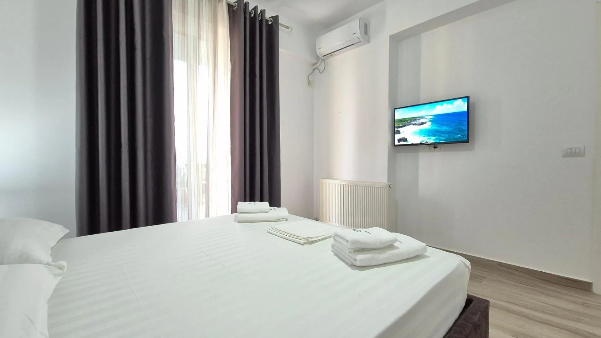 Flore Rooms Sarande 0*,