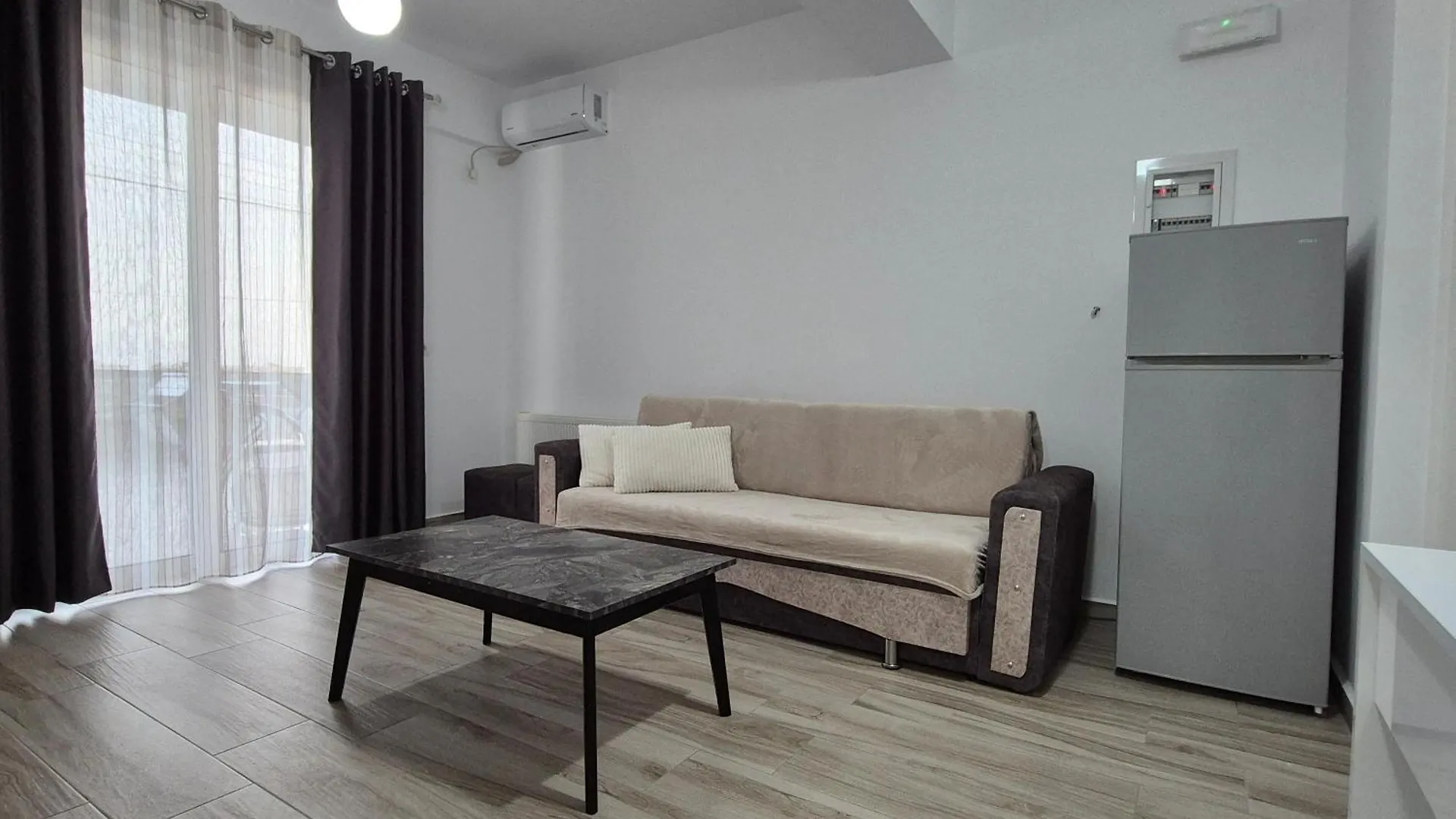 Flore Rooms Sarande 0*,