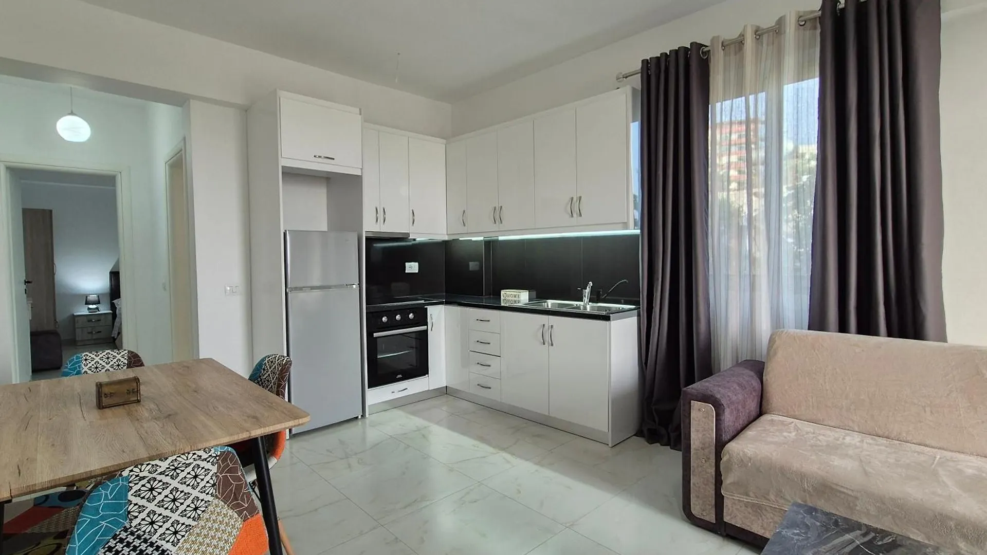 Flore Rooms Sarande 0*,  Albania