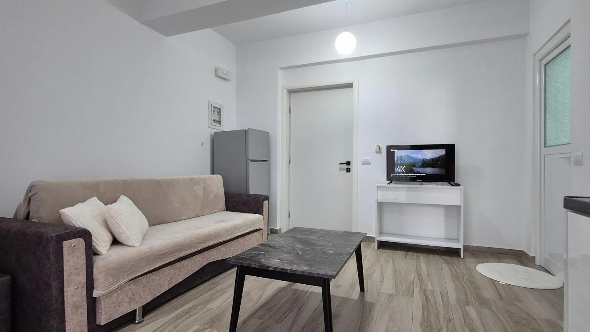 Flore Rooms Sarande Apartment