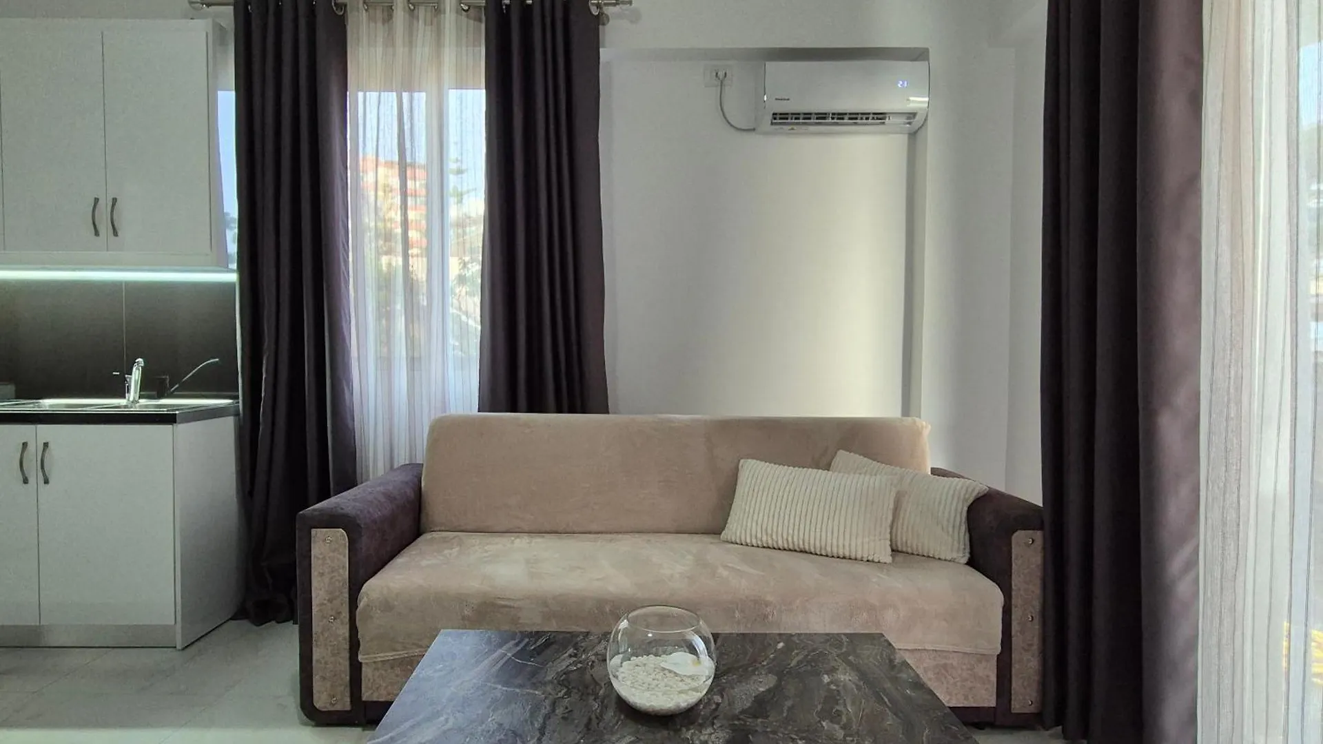 Flore Rooms Sarande