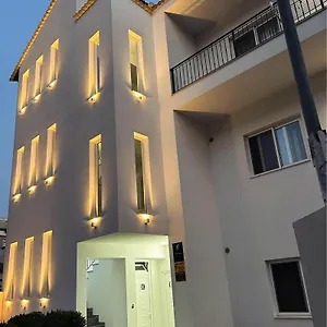 The Gwen Sarandë