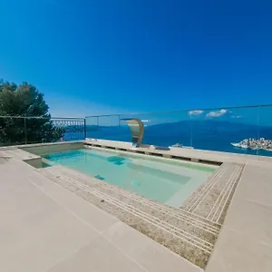 Sunset Shoreline Saranda - Sea View - Free Private Parking - Pool Hotel